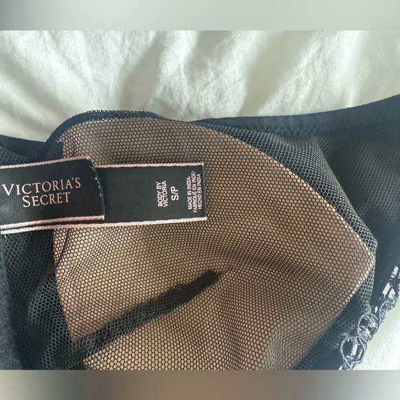 Victoria's Secret Black Lace Bra - Small - Picture 3 of 6